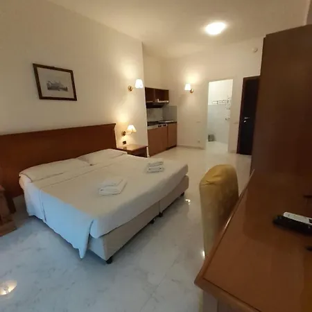 Monolocale Metro A Cornelia Rome