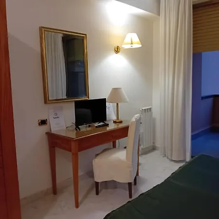 Monolocale Metro A Cornelia Rome