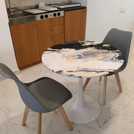 Monolocale Metro A Cornelia Apartment *